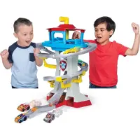 Spin Master PAW Patrol True Metal Adventure Bay Spielset mit 2 Metallfahrzeugen im Maßstab 1:55, Fahrzeug- & Schienen-Set, 3 Jahr(e), Mehrfarbig