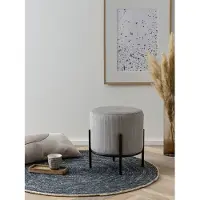 SalesFever Polsterhocker rund Ø35 cm | Stoffbezug in Cord-Optik | Design-Gestell aus Metall | B 35 x T 35 x H 38 cm | hellgrau – schwarz