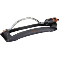 Black & Decker Rasensprenger - 19 Löcher - 58.5 x 19.5 x 10.5 CM - Schwingender Gartenregner - Schwarz/Orange