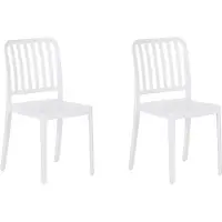 Beliani Gartenstühle im 2er Set Weiß aus Kunststoff Balkon Terrasse Gartenzubehör Indoormöbel Outdoormöbel Plastikstühle Modern