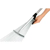 Kerbl Mistkratzer Misthake, Multifunktionswerkzeug, Teleskopstiel 140 cm, verstellbare Zinkenweite 20-45 mm, 15 Zinken, leicht