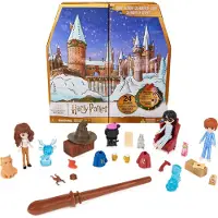 Spin Master Wizarding World Harry Potter Magical Minis Adventskalender 2023 mit Mini-Zauberstab, 3 Spielfiguren und weiteren Überraschungen, Box, Freistehend, Mehrfarbig