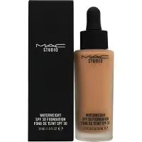 MAC Studio Waterweight Foundation SPF30 – NC25