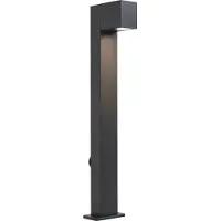 QAZQA Moderne Außenstehleuchte Schwarz 65cm mit Steckdose IP44 Baleno