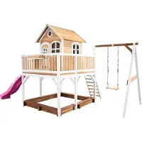 Axi Spielhaus Liam mit Sandkasten, Schaukel & lila Rutsche | Stelzenhaus XXL in Braun & Weiß aus FSC Holz für Kinder | Spielturm mit Wellenrutsche für den Garten