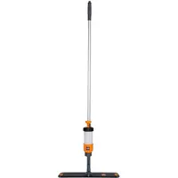 Diversey TASKI VersaPlus 2.0 Spraymoppgerät 40cm, Vielseitig einsetzbares Spraymoppsystem, 40 cm, inkl. Kletthalter und Druckflasche mit orangefarbene Pumpe | Packung (1 Stück)