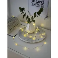 Konstsmide - Micro LED Lichterkette, 6h Timer, 40 warm weiße Dioden, batteriebetrieben, Innen, messingfarbener Draht; 1461-180