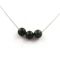 Bijoux Steine und Mineralien. Halskette mit 3 Seraphinit-Perlen 8 mm, Kette aus Edelstahl.