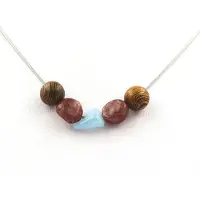 Bijoux Steine und Mineralien. Halskette mit Holzperlen 8 mm + Rubin aus Brasilien + Aquamarin aus Brasilien Kette aus rostfreiem Stahl.