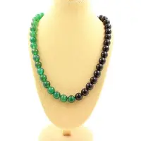 Bijoux Steine und Mineralien. Halskette mit grünen und schwarzen Achatperlen 8 mm. Kette aus Stahl für Frauen und Männer. Anpassbare Größe.