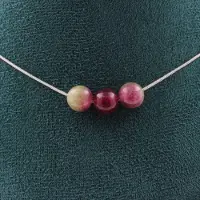 Bijoux Steine und Mineralien. Halskette mit 3 bicolor Turmalin Perlen 8 mm, Edelstahlkette. Halskette für Frauen, Männer. Personalisierbare Größe