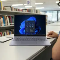Lenovo IdeaPad 5i 2-in-1 Gen 10 14 Intel Intel Core Ultra 7 255H Prozessor E-Kerne bis zu 4,40 GHz P-Kerne bis zu 5,10 GHz, Windows 11 Home 64, 1 TB SSD M.2 2242 PCIe 4.0 TLC