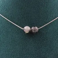 Bijoux Steine und Mineralien. Halskette mit 2 Perlen aus schwarzem Rutilquarz 8 mm Edelstahlkette Halskette für Frauen, Männer. Personalisierte Größe
