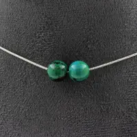 Bijoux Steine und Mineralien. Halskette mit 2 Chrysokoll-Perlen gefärbt 8 mm. Edelstahlkette Halskette für Frauen, Männer. Personalisierte Größe.