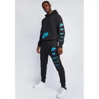Nike Sportswear Standardausgabe Trainingsanzug mit Kapuze in Schwarz