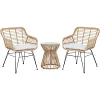 Beliani Balkonset Hellbraun Rattan Stahl Sicherheitsglas 2 Stühle Beistellstisch mit Auflagen Balkon Terrasse Garten