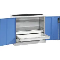 C+P Werkzeug-Beistellschrank mit Drehtüren, 2 Böden und 3 Schübe, H1000xB1200xT500mm Front Lichtblau Korpus Lichtgrau