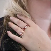 MYC Paris Zinnia Ring - Roségold und Kristall
