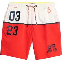 Superdry für Herren. M3010249A Badeanzug, 43,2 cm, mit rotem nautischem Logo (XXL), Strandbekleidung, Recyceltes Polyester, Nachhaltig
