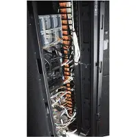 APC Vertikaler Kabelmanager für NetShelter SX 42 HE Netzwerkgehäuse, 750 mm breit (2 Stück)