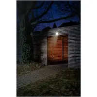 Ledvance ENDURA PRO Hocheffizienter Außenwand-Sensorstrahler mit weitem Ausstrahlungswinkel in innovativem optischen Design, 15W, Dunkelgrau, IP55-Schutz, für Parkplatz und Parks
