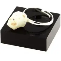 Bijoux Steine und Mineralien. Ring aus roher Opal mit Silberüberzug. 10,68 ct. Verstellbare Größe.
