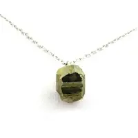Bijoux Steine und Mineralien. Rohpyrit Halskette. 41,25 ct. Ambas Aguas, La Rioja, Spanien.