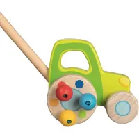 Goki Holztraktor auf einer Stange
