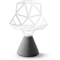 Magis Chair One, Sockel aus Zement, weiß