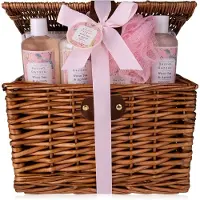 Accentra Secret Garden Geschenkset – Pflegeset im Weidenkorb, White Tea & Apricot 1170 ml