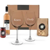 Yoursurprise Wein Geschenkset mit Rosèwein, gravierten Gläsern & Snacks