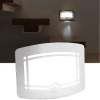 Casativo Helle Batterie-LED-Wandleuchte, Aluminium und Kunststoff, 2 Leuchtstufen 20-40 Lumen, PIR-Bewegungs- & Lichtsensor, 6 Monate StandBy