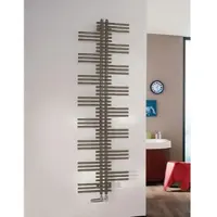 Zehnder Design-Heizkörper Yucca elektrisch von – 933 x 95 x 500 mm, RAL 1035, spritzwassergeschützt IP44, 230 V, mit Funksteuerung und Wandkonsolen