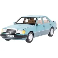 Mercedes-Benz 230 E Limousine W124 (1989-1993) Modellauto 1:18 Beryll B66040698 - 1:18