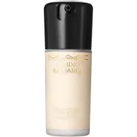 MAC Cosmetics Studio Radiance Serum-Powered Foundation Hydratisierendes Make Up Farbton NW5 30 ml