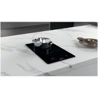 Whirlpool WS Q0530 NE, Schwarz, Integriert, 28 cm, Zonen-Induktionskochfeld, Glaskeramik, 2 Zone(n)