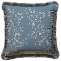 Casa Padrino Luxus Deko Kissen Sträucher mit Blumen & Vögel Blau / Mehrfarbig / Grau 45 x 45 cm - Bedrucktes Samt Kissen mit Fransen - Luxus Deko Accessoires
