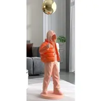 Casa Padrino Luxus Designer XXL Deko Skulptur Junge mit Luftballon Rosa / Orange / Gold H. 68 cm - XXL Kunstharz Deko Figur - Wohnzimmer Deko - Luxus Deko Accessoires - Luxus Qualität