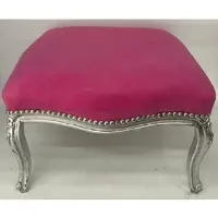 Casa Padrino Barock Hocker Rosa / Silber - Handgefertigter Sitzhocker im Barockstil - Barock Fußhocker - Wohnzimmer Möbel im Barockstil - Barockstil Möbel - Barock Möbel - Edel & Prunkvoll