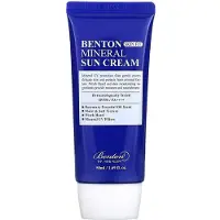 Benton Skin Fit Mineral mineralisches Bräunungsfluid für das Gesicht SPF 50+ 50 ml