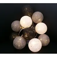 Spetebo LED Lichterkette mit 10 Raphia Kugeln - schwarz / weiß / grau - Deko Beleuchtung mit Baumwollkugeln - Tischdeko Weihnachtsdeko Stimmungslicht