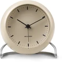 Arne Jacobsen – City Hall Tischuhr – Ø11 cm – Sand