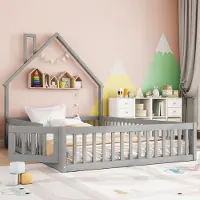 Merax Kinderbett Bodenbett 140x190 cm, mit Zaun, Hausdesign mit Schornstein, Lattenrost, Kiefernholz Massivholzbett, Grau