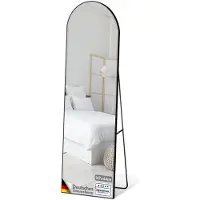 Floordirekt Ganzkörperspiegel, 147 x 44 cm, Schwarzer Standspiegel mit gewölbten Aluminiumrahmen, Freistehend & Wandmontage, Madison