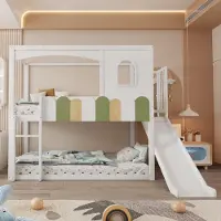 SUCCESS COURIER Etagenbett Kinderbett 90x200 cm, hausförmiger Rahmen mit Fenstern, unregelmäßiges mehrfarbiges Geländer, Rutsche & Sicherheitsleiter, Hochbett, weiß