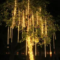 ROSNEK 192 LED Meteorschauer Lichterkette Wasserdicht Weihnachten Meteor Eiszapfen Lichter, Warmweiß
