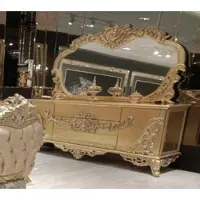 Casa Padrino Luxus Barock Möbel Set Gold - 1 Barock Sideboard mit 2 Türen und 3 Schubladen & 1 Barock Wandspiegel - Barock Möbel