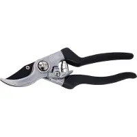 Black & Decker Bypass Gartenschere 21,5 CM - Gartenschere Hochwertige Stahlklingen - Astschere Ergonomischer Griff - Baumschere Anti Rutsch Beschichtung– Schwarz