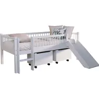 Vipack - FORREST Buche Junior-Spielbett 90x200 cm, inkl. Lattenrost, Leiter, 2 Rollboxen und Rutsche, Buche massiv weiß lackiert