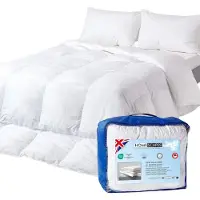 Homescapes 4-Jahreszeiten-Bettdecke 200x200 cm – daunenweiche Super-Mikrofaser